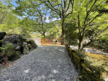 サイトサイズ:長辺10.7m×短辺2.5〜4.2m
テントの大きさに注意して下さい サイトサイズ:長辺10.7m×短辺2.5〜4.2m
テントの大きさに注意して下さい