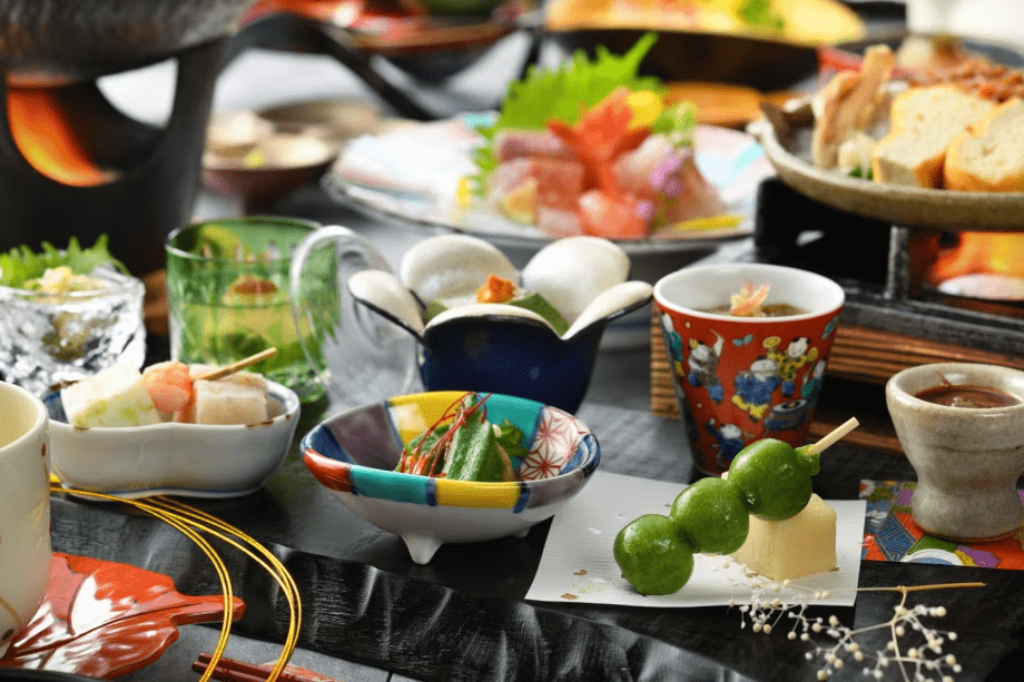 【基本｜宝生亭会席】魚屋「桑原」目利きの朝獲れ刺身4種盛◆名物うま辛味噌の陶板焼と美肌の湯