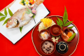 〜100日祝い・お食い初め膳（例）〜
生後100日ですので本当に食べませんが、古来儀式に則って、歯固め石・鯛の尾頭・一汁三菜を朱の膳をご用意いたします。（儀式進行カードつき）