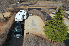 駐車スペース+芝地でのびのびキャンプ！