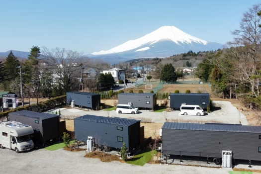 2000m2の広大な敷地に6棟限定の ラグジュアリートレーラーハウスが軒を連ねます。