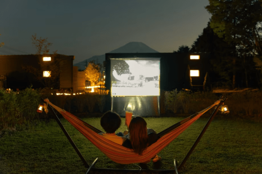 星空の下で過ごす、ゆったりとした非日常の時間。