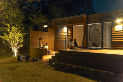 焚き火を囲んで、語らう時間も旅の宝物。