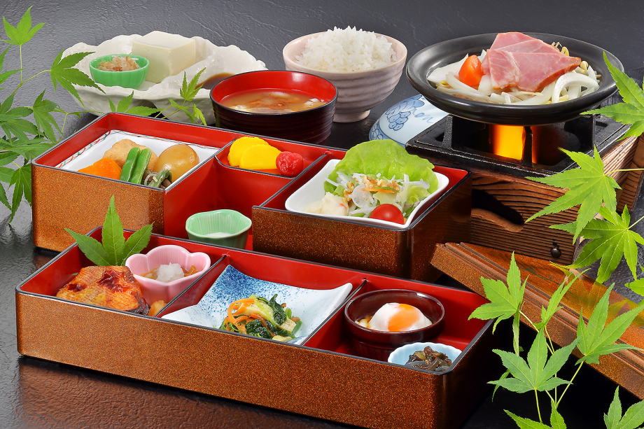 旬の食材を盛り込んだ和定食
