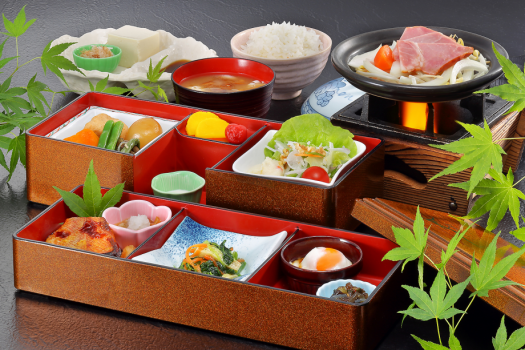 旬の食材を盛り込んだ和定食