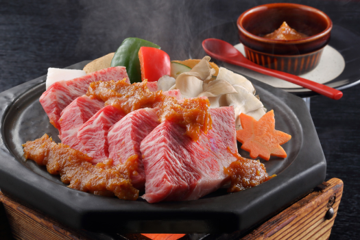 香ばしさも食欲をそそる山形牛の「味噌焼き」