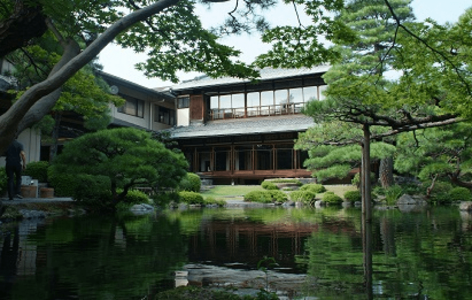 庭園と旧館