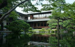 庭園と旧館