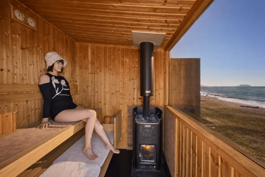 サウナ室海景色