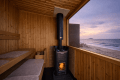 サウナ室からの海景色