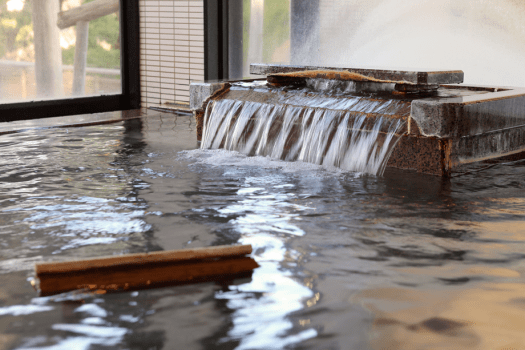 温泉湯口
温泉の湯口から流れる男鹿温泉をお楽しみくださいませ。