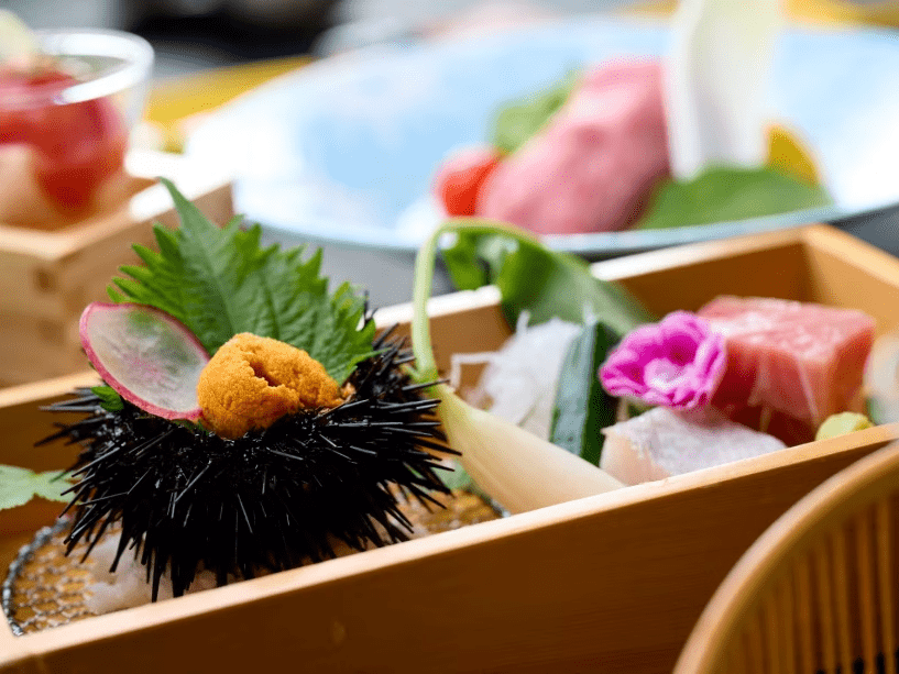 海の恵みを一皿に。旬魚と生うにの贅沢な饗宴