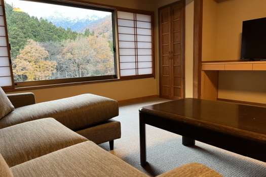 【桜】谷川岳側源泉かけ流し半露天風呂＆リビング＆２ツインルーム（2022年11月リニューアル）