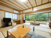 【萩】谷川岳側の源泉かけ流し半露天風呂付客室（階段あり）