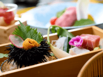 海の恵みを一皿に。旬魚と生うにの贅沢な饗宴