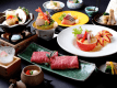 【夕食／四季彩会席】季節の旬を迎えた地元食材を中心に、一品一品、手作りにこだわったお料理