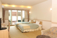 【クイーンズコリーナ】露天風呂付き洋室
※2023年5月23日(火)より泉質が混合泉に変わります。 【クイーンズコリーナ】露天風呂付き洋室
※2023年5月23日(火)より泉質が混合泉に変わります。