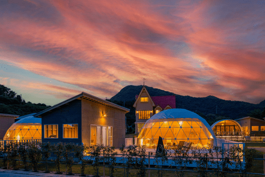 【バレンタインプラン】＜1日2組限定＞3大特典付き✨スイーツ＆シアターで特別な日を楽しむSweet Valentine 💝【選べるお食事】REST GLAMPING