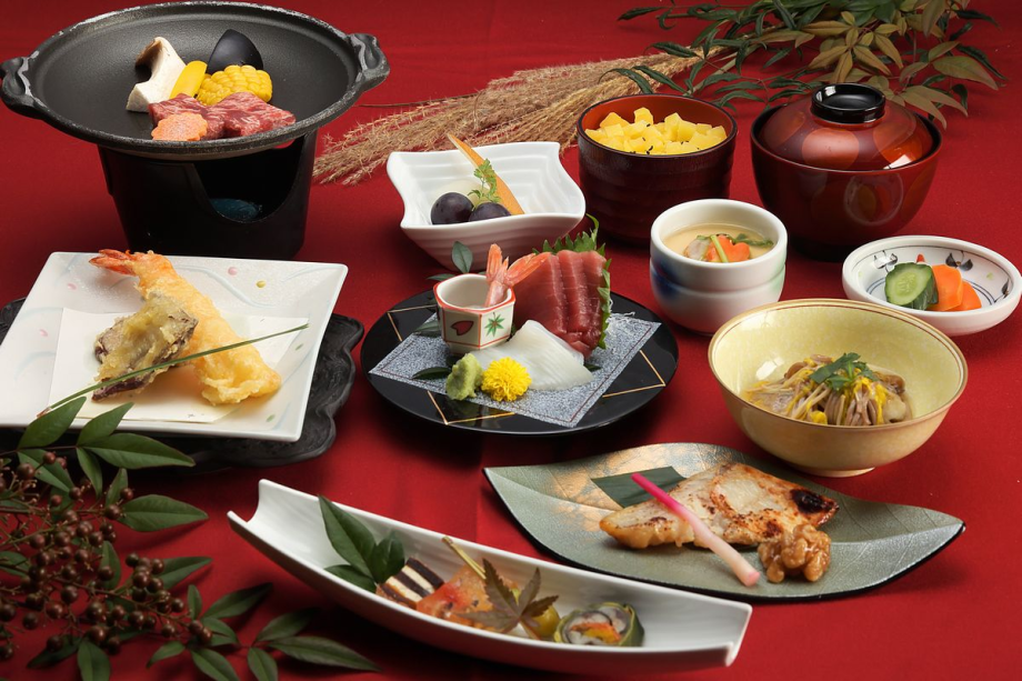 会席料理一例：お気軽にお楽しみいただける1泊2食付プランです。