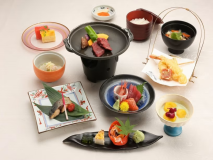 スタンダードプラン・会席料理コース一例　お気軽にお楽しみいただける会席料理コースです。