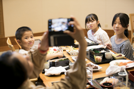 【お日にち限定☆小学生でも定額５５００円！】夕食はハーフバイキングだから好き嫌いがあっても安心♪