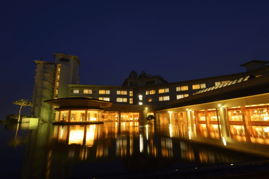 【贅沢会席&times;皆生グランドホテル天水】夕食は料理長おすすめ会席料理にて。