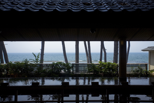 日本海が一望できる露天風呂
