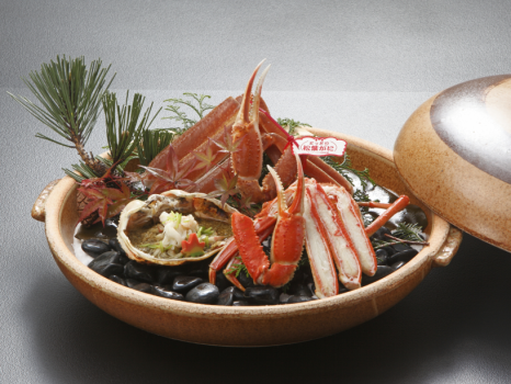 【最高級！タグ付活松葉蟹2杯相当♪雅の膳】かに刺し、焼きガニ、蟹すき、茹でかにの四種料理をご堪能