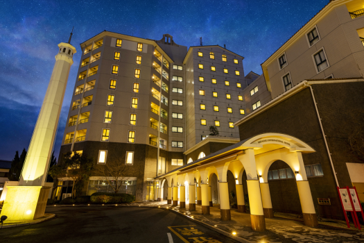 【外観】長崎空港から車で8分！約150台の無料駐車場完備