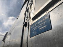 【仲間と楽しむ、キャンプ好き必見！】角島大橋目の前！焚き火のできるトレーラーハウスに泊まろう！