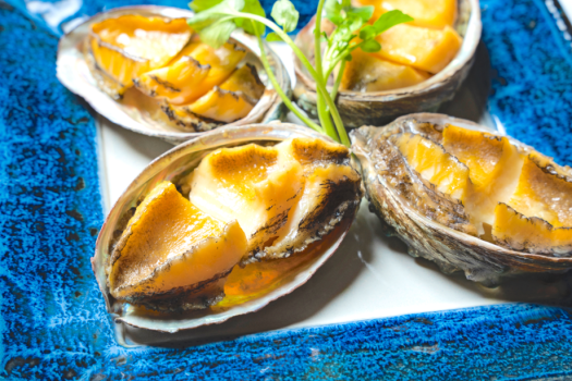 Top-grade BBQプラン『旬の鮮魚のお造り』+『あわびの肝バター焼き』
