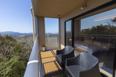 温泉露天風呂客室【杜と海と】71平米・和洋室
デッキテラスからは、右手に生浦湾を望み、季節によっては沈む夕日を見ることができます。 温泉露天風呂客室【杜と海と】71平米・和洋室
デッキテラスからは、右手に生浦湾を望み、季節によっては沈む夕日を見ることができます。