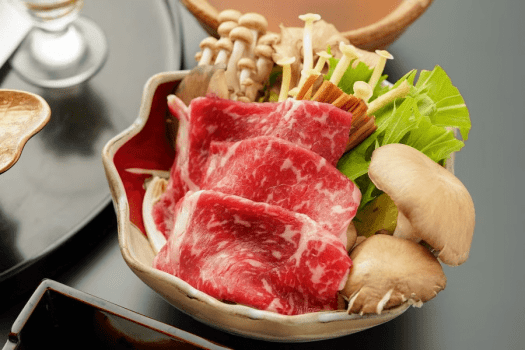 上州牛と舞茸・平茸など、きのこの旨みを味わう秋鍋 上州牛と舞茸・平茸など、きのこの旨みを味わう秋鍋