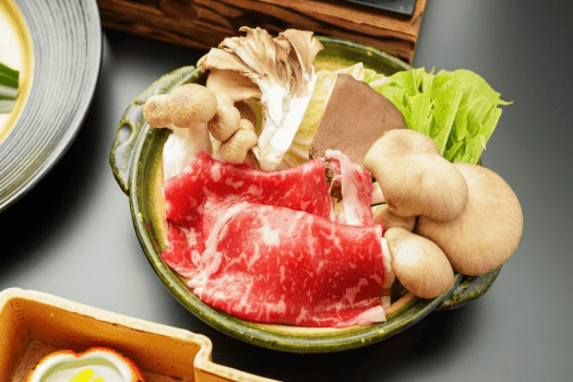 上州牛と多彩なきのこをたっぷり味わう、上州牛きのこ鍋