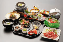 料理人の技術と季節の恵みが織り成す美しい会席料理