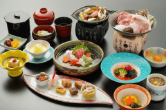 上州牛や旬魚をはじめ、秋の味覚を彩り豊かに盛り込んだ宴会料理