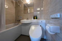 【客室設備一例】ユニットバス（ウォシュレット付）