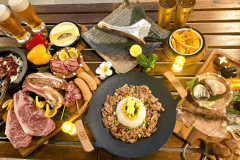 【男子会・グループ旅行】圧倒的肉量！ガッツリ肉三昧BBQ&times;バレルサウナ＆貸切風呂で整う贅沢。メンズコスメ特典付＜1泊2食付＞