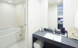 客室内バスタブ付バスルーム（一例）