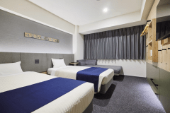 デラックスツイン（ソファベッド付）