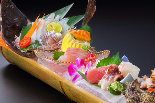 自社漁船で捕れた天然鮮魚