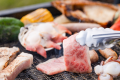 海を望むテラス席で絶景BBQ♪最上級＜平取和牛＆三石こぶ黒和牛食べ比べ！＞飲み放題90分付