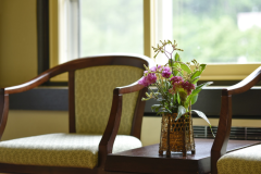 【スタンダード和室／30～35平米】窓の外には、国立公園の山々が広がる