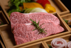 武州牛のステーキ用サーロインは皆さん「美味しかった！」と評判の逸品です。