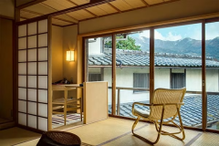 Shiroyama (10 tatami mats + wide veranda + no indoor bath + no shower)