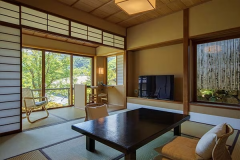 Renzan (10 tatami mats + wide veranda, with an indoor bath with natural hot spring water)