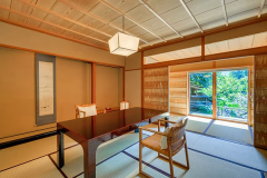 Iwato (Japanese-style room with 10 tatami mats + 10 tatami mats, with an indoor bath with natural hot spring water)