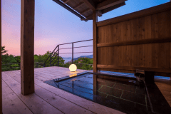 客室露天風呂（夕景）