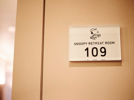 【SNOOPY GOLF RETREAT ROOM】スヌーピーの装飾に囲まれたお部屋で素泊りステイ