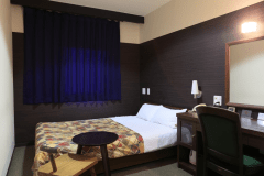 *【新館/シングルC(一例)】ダブルベッドのお部屋となっております。